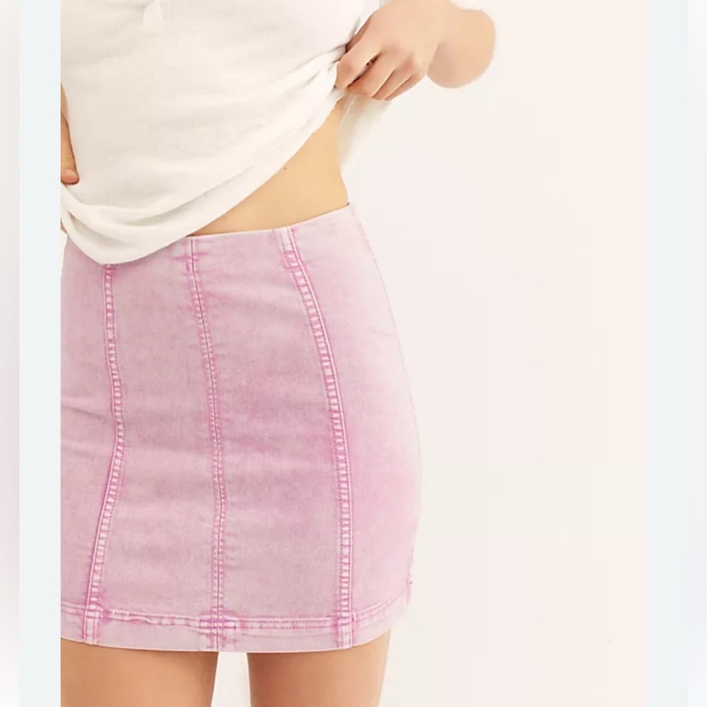 Free People Modern Femme Acid Wash Womens Mini skirt Pink size 6 boho beach Jean